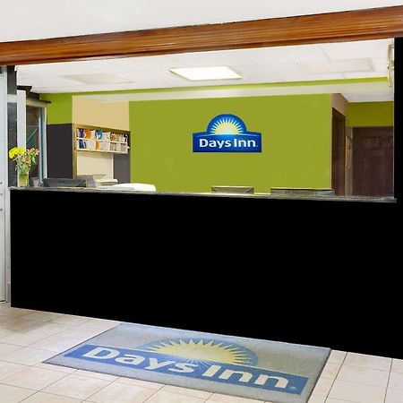 Days Inn By Wyndham Elk Grove Village O'Hare Airport West Exteriör bild