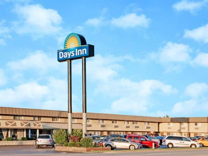 Days Inn By Wyndham Elk Grove Village O'Hare Airport West Exteriör bild