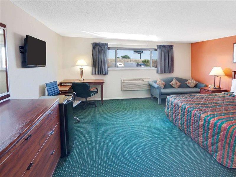 Days Inn By Wyndham Elk Grove Village O'Hare Airport West Exteriör bild