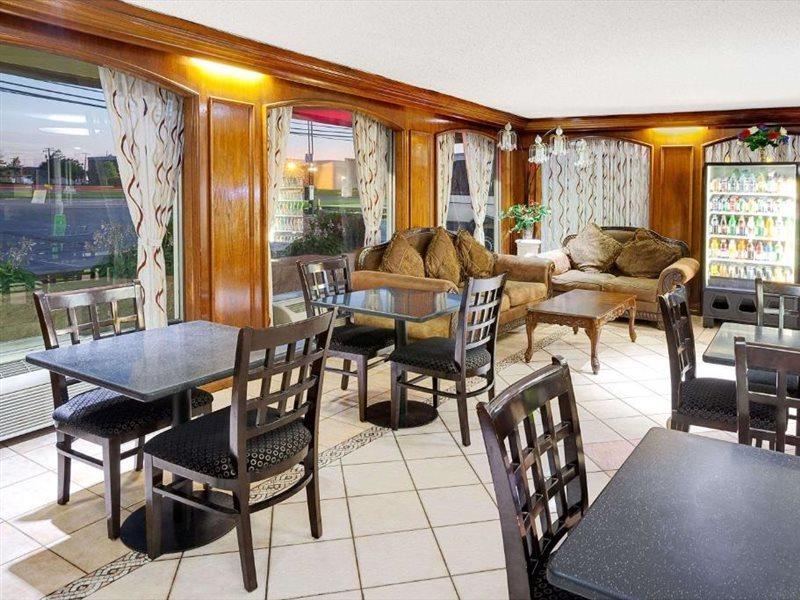 Days Inn By Wyndham Elk Grove Village O'Hare Airport West Exteriör bild
